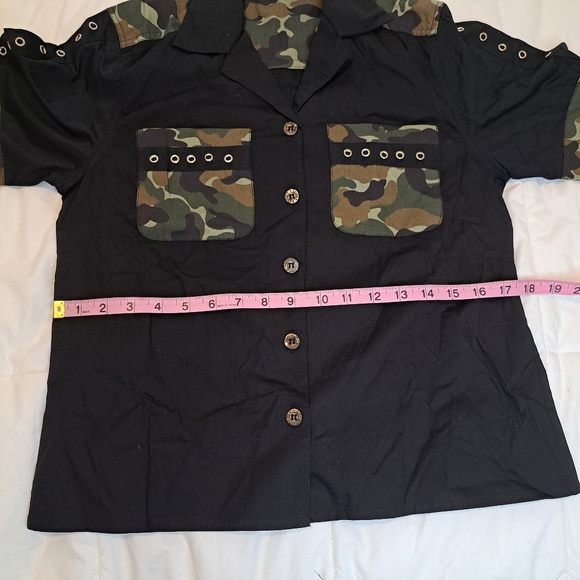 Dead Threads Womens M Shirt Goth Black Camouflage Button Down Short Sleeve - Picture 8 of 12